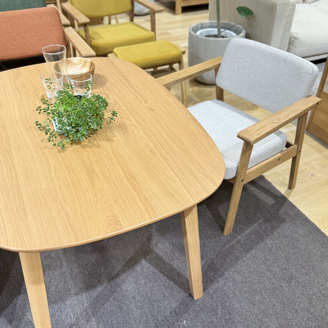 直江津】ゆったり座れる新しいチェア｜木製アームチェア｜ 無印良品